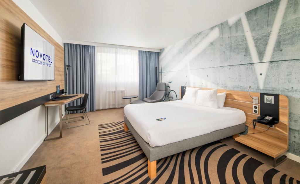 novotel city west